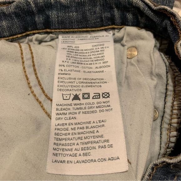 Men’s Signature Levi Strauss S37 Slim Jean - Picture 4 of 6